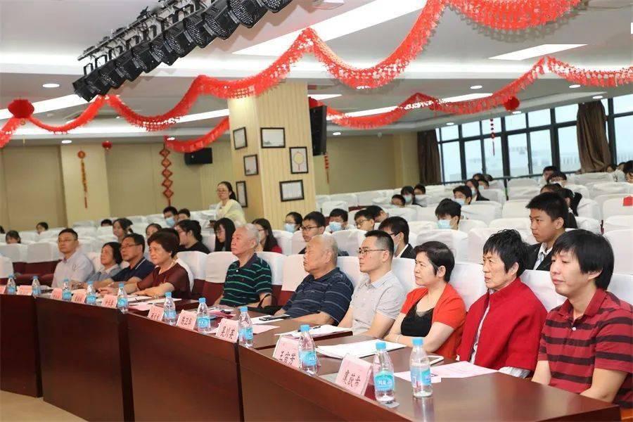 用人单位把加班改成顶班合法吗？游戏画面